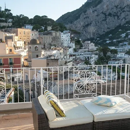 Rooftop Luxury By Caprirooms