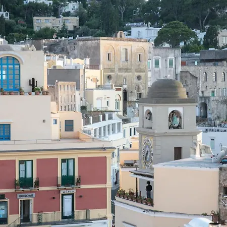 Rooftop Luxury By Caprirooms