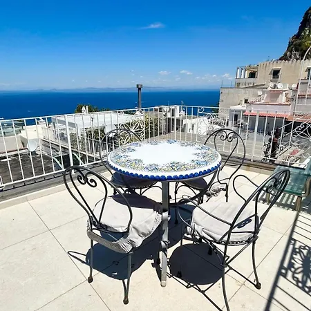 Rooftop Luxury By Caprirooms