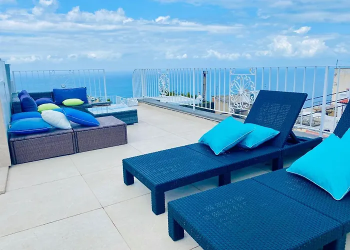 Rooftop Luxury By Caprirooms