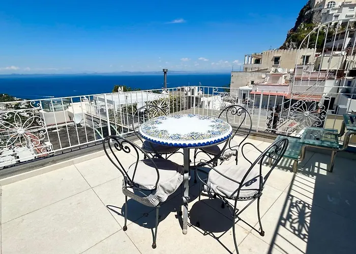 Rooftop Luxury By Caprirooms